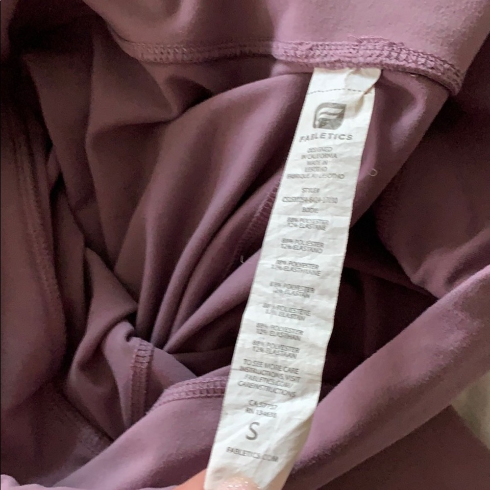 Fabletics thick capris - Picture 3 of 3